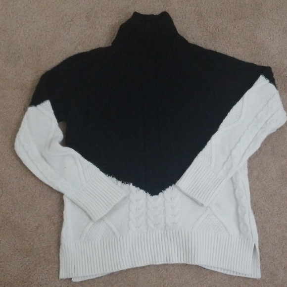 Topshop Sweaters - TopShop Black/White Turtleneck Sweater-Size 4